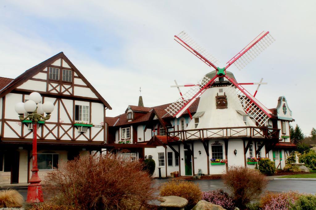 Auld Holland Inn Oak Harbor Bagian luar foto